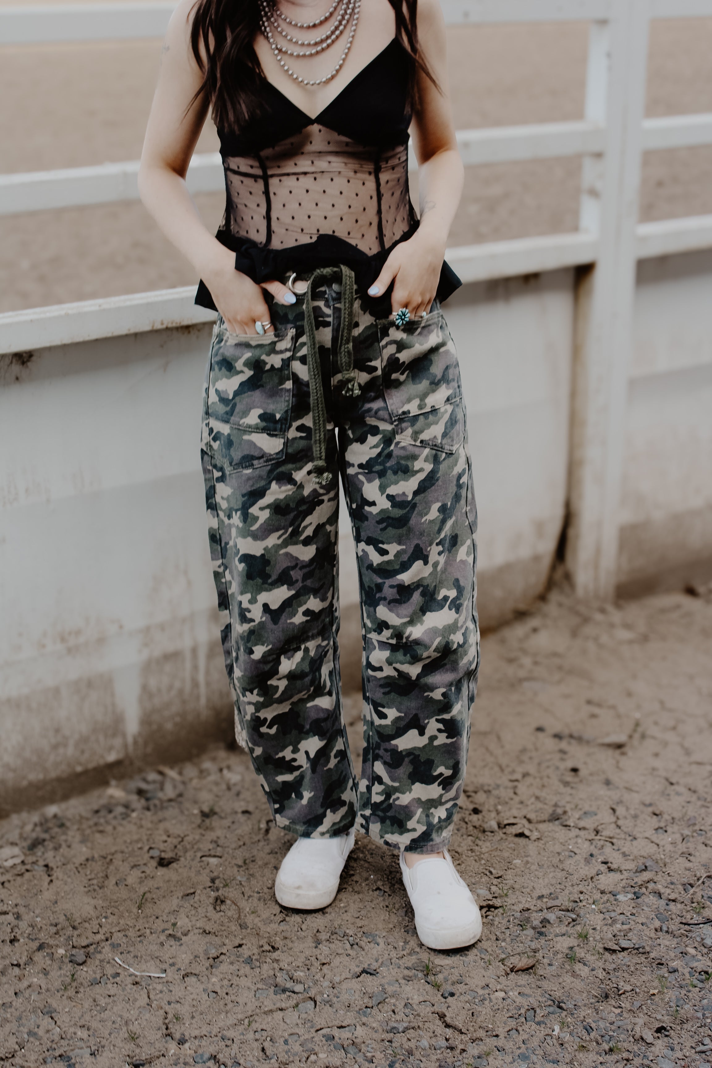 THE CINCH CAMO BARREL JEANS￼