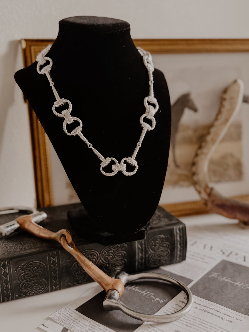 HORSEBIT HAMMERED NECKLACE