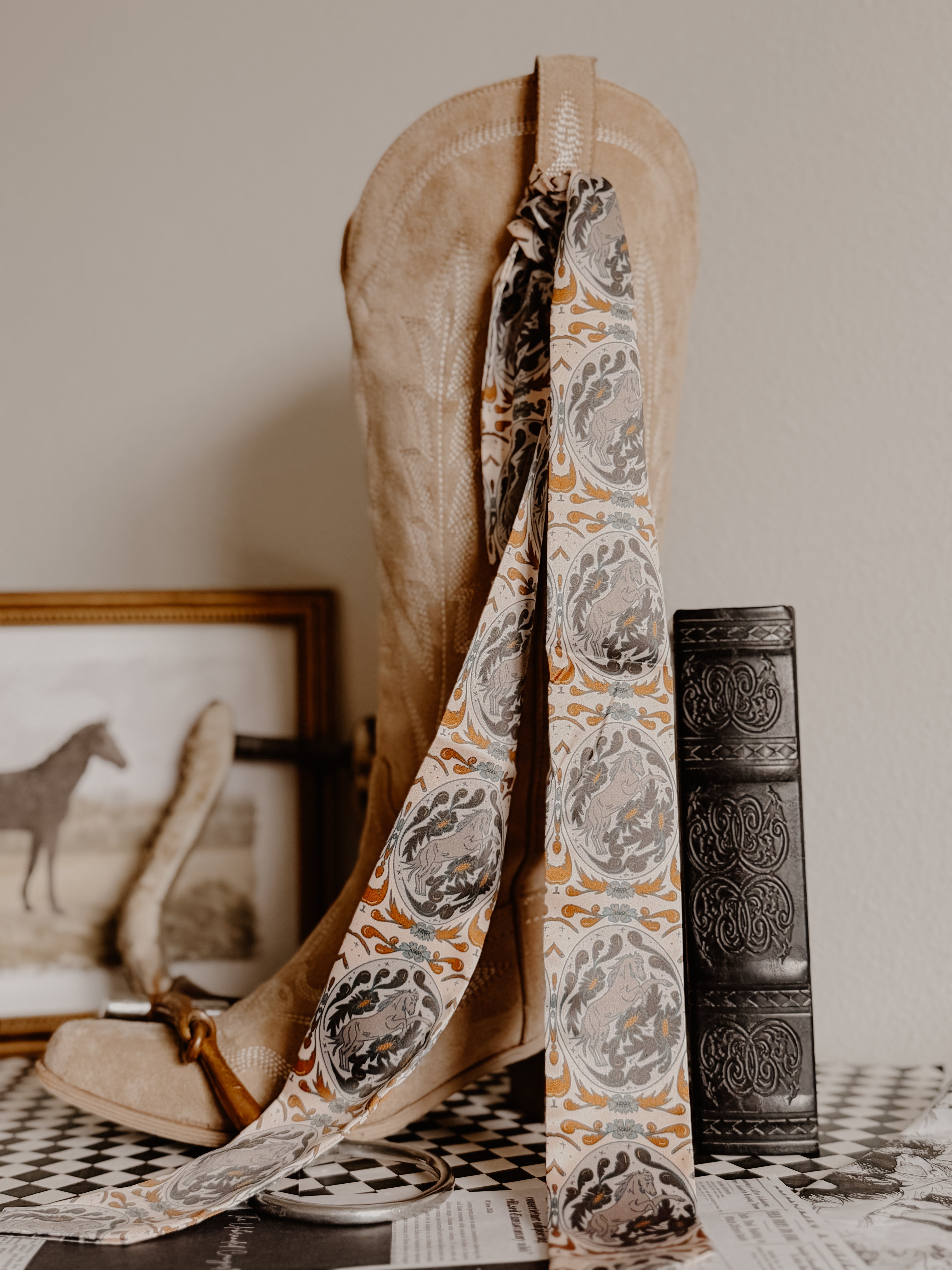 THE BLOOMIN' BRONC SILK TWILLY SCARF