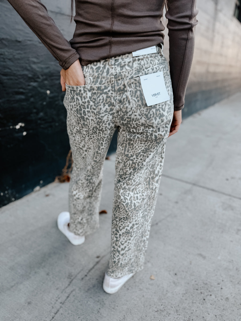 THE KATE LEOPARD LIGHT BARREL JEANS