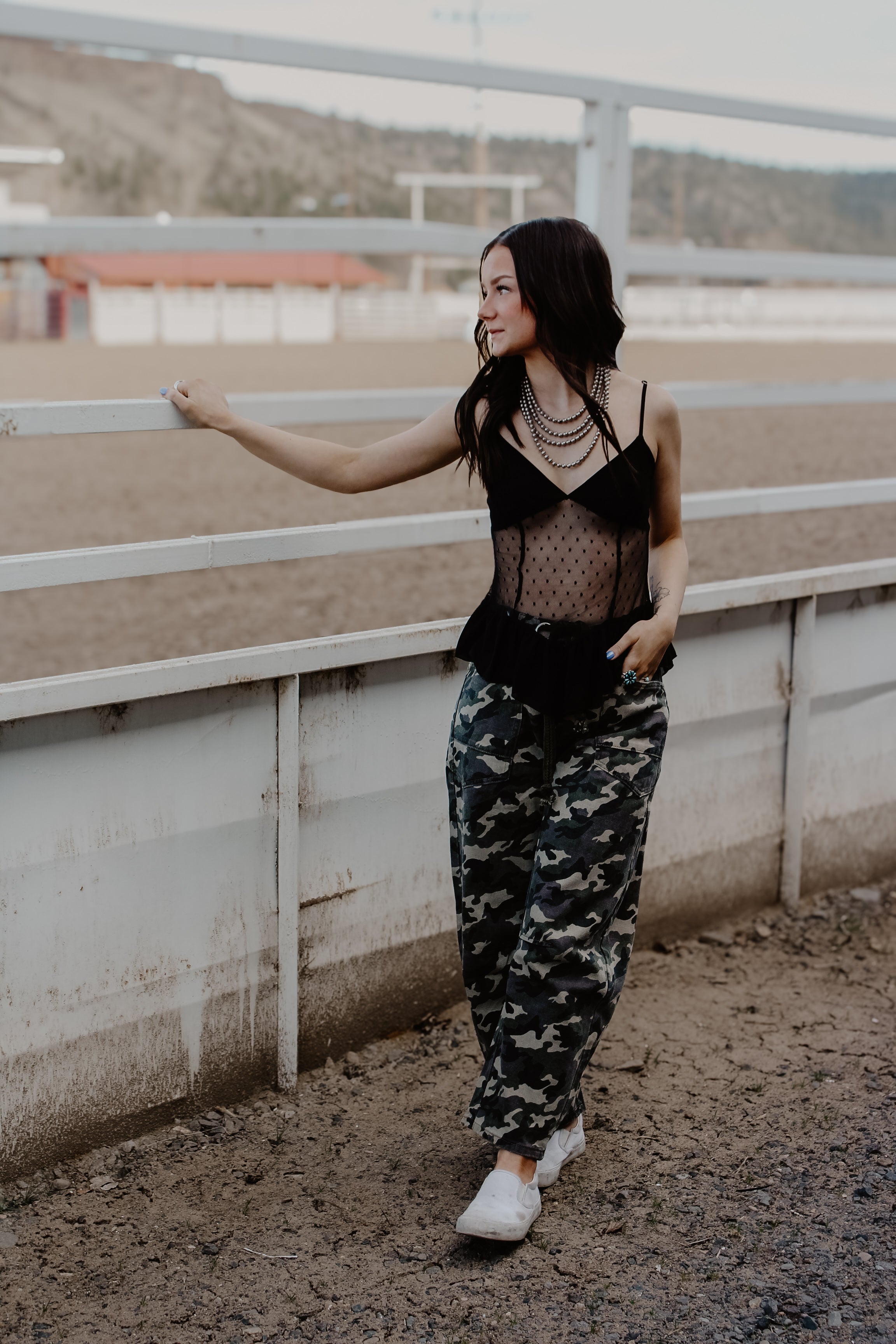 THE CINCH CAMO BARREL JEANS￼