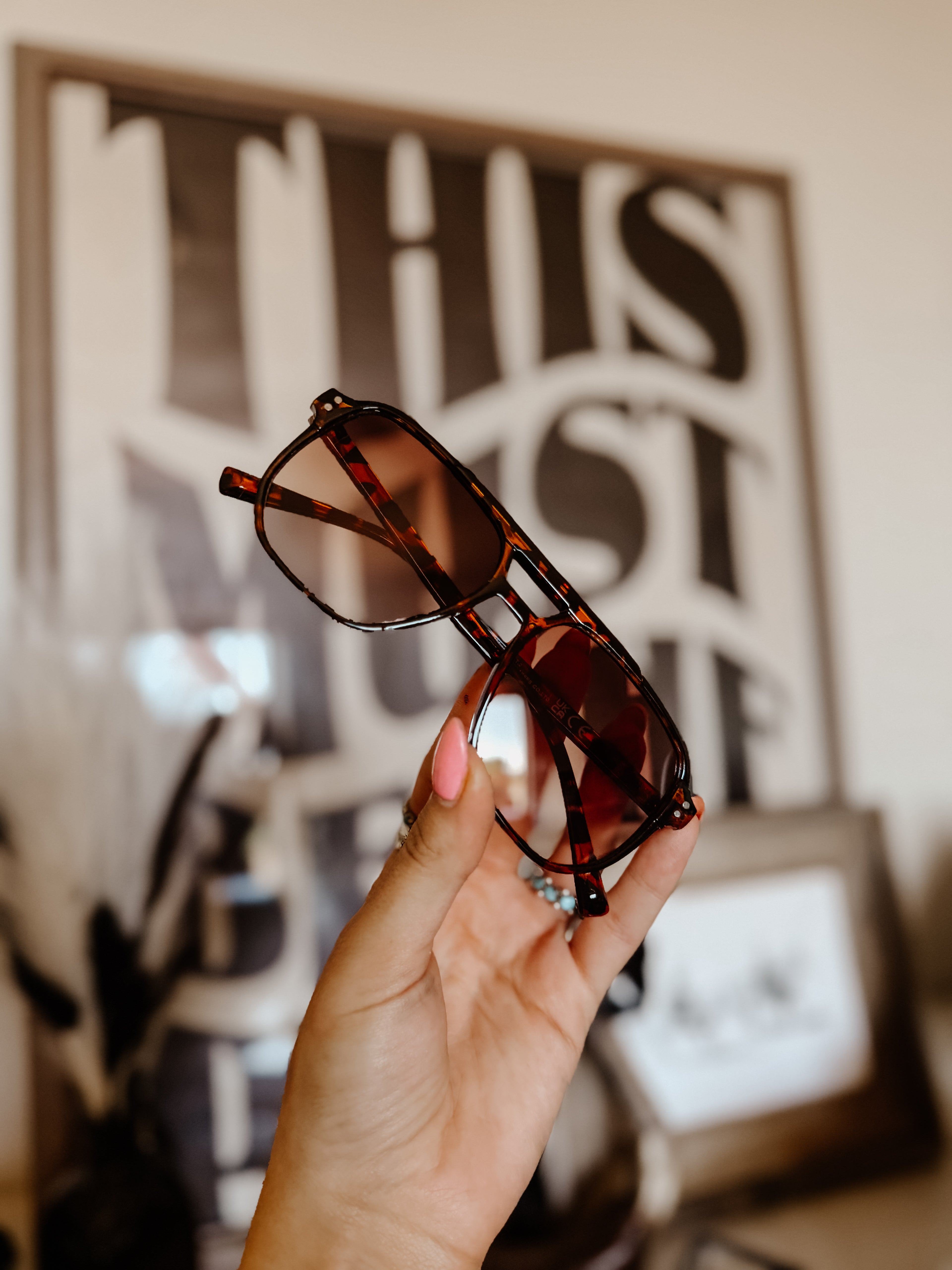 THE EVERLY AVIATOR SUNNIES