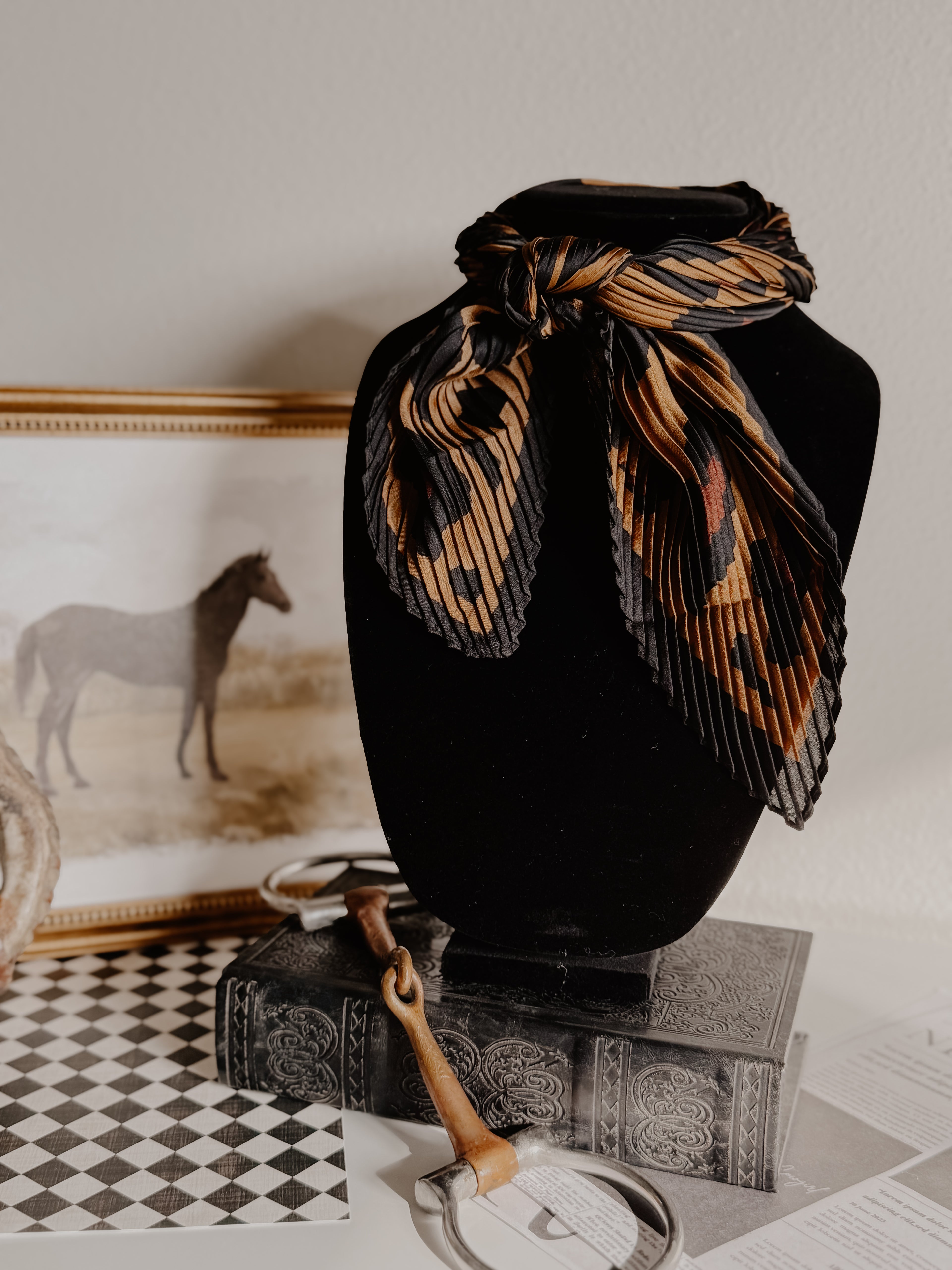 CHEETAH TWILLY NECK SCARF