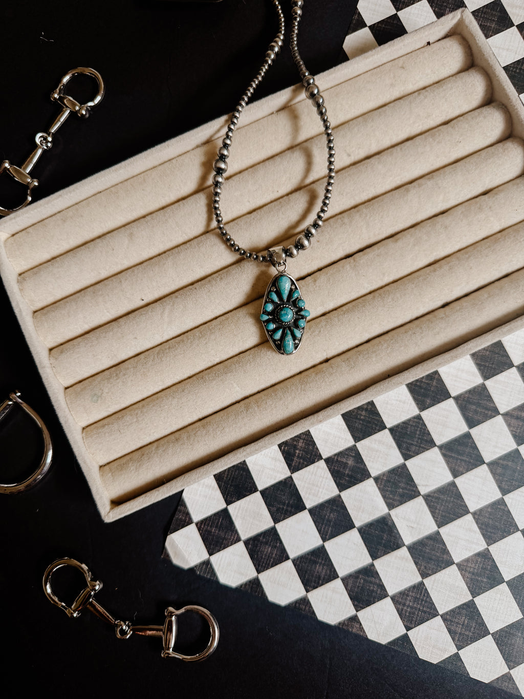 THE HENLY PENDATE