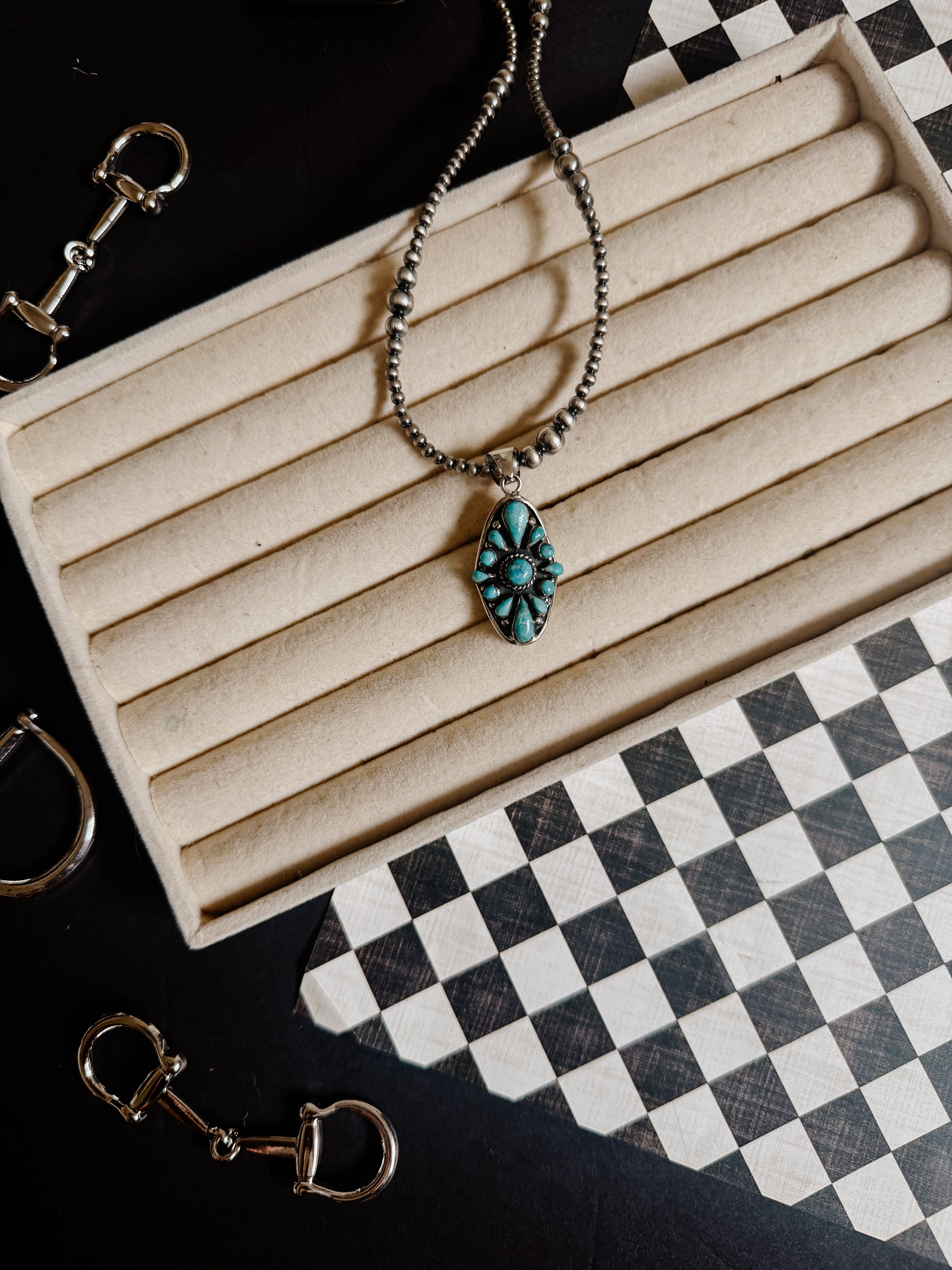 THE HENLY PENDATE