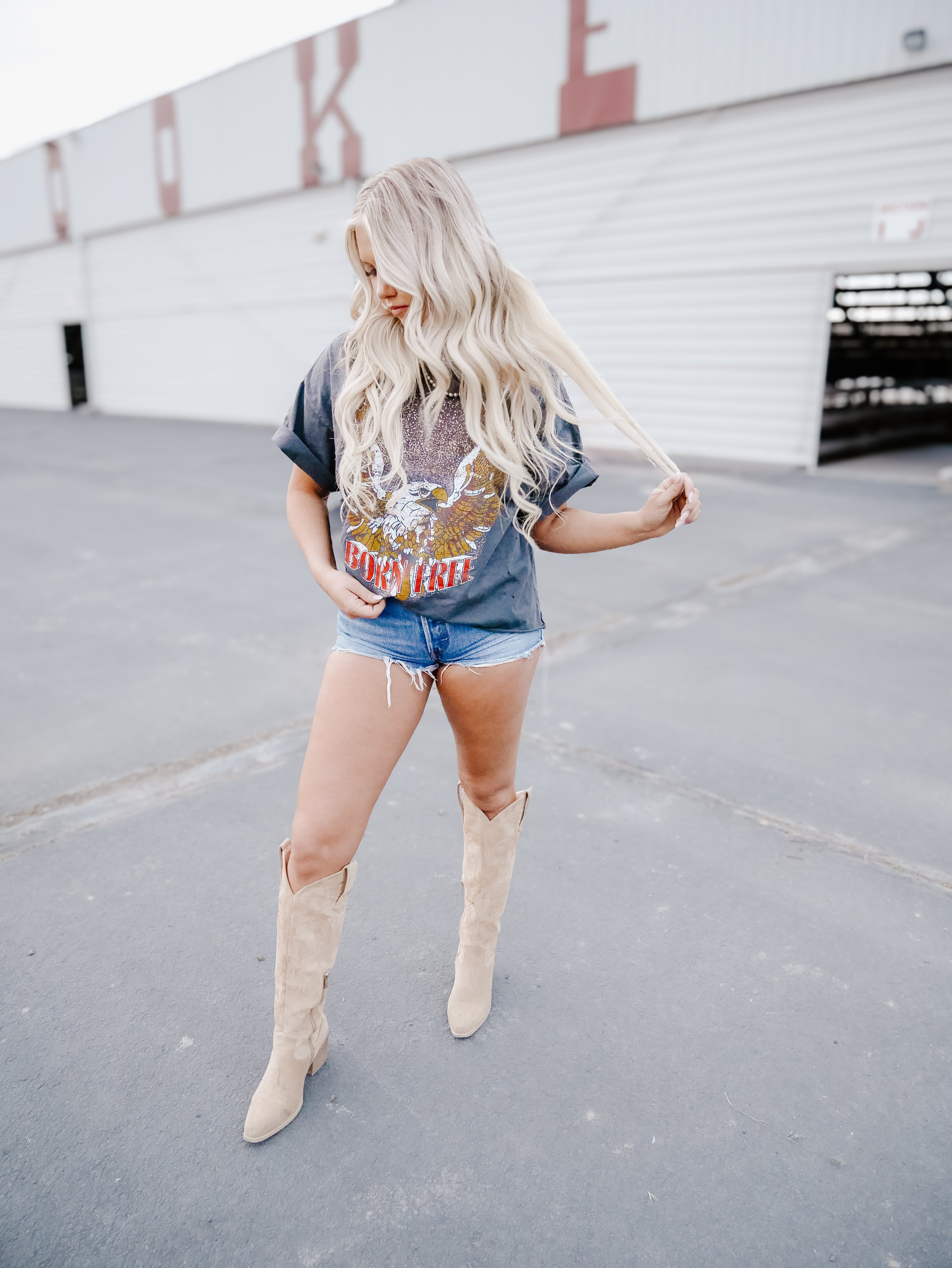 THE BORN FREE OVERSIZED TEE
