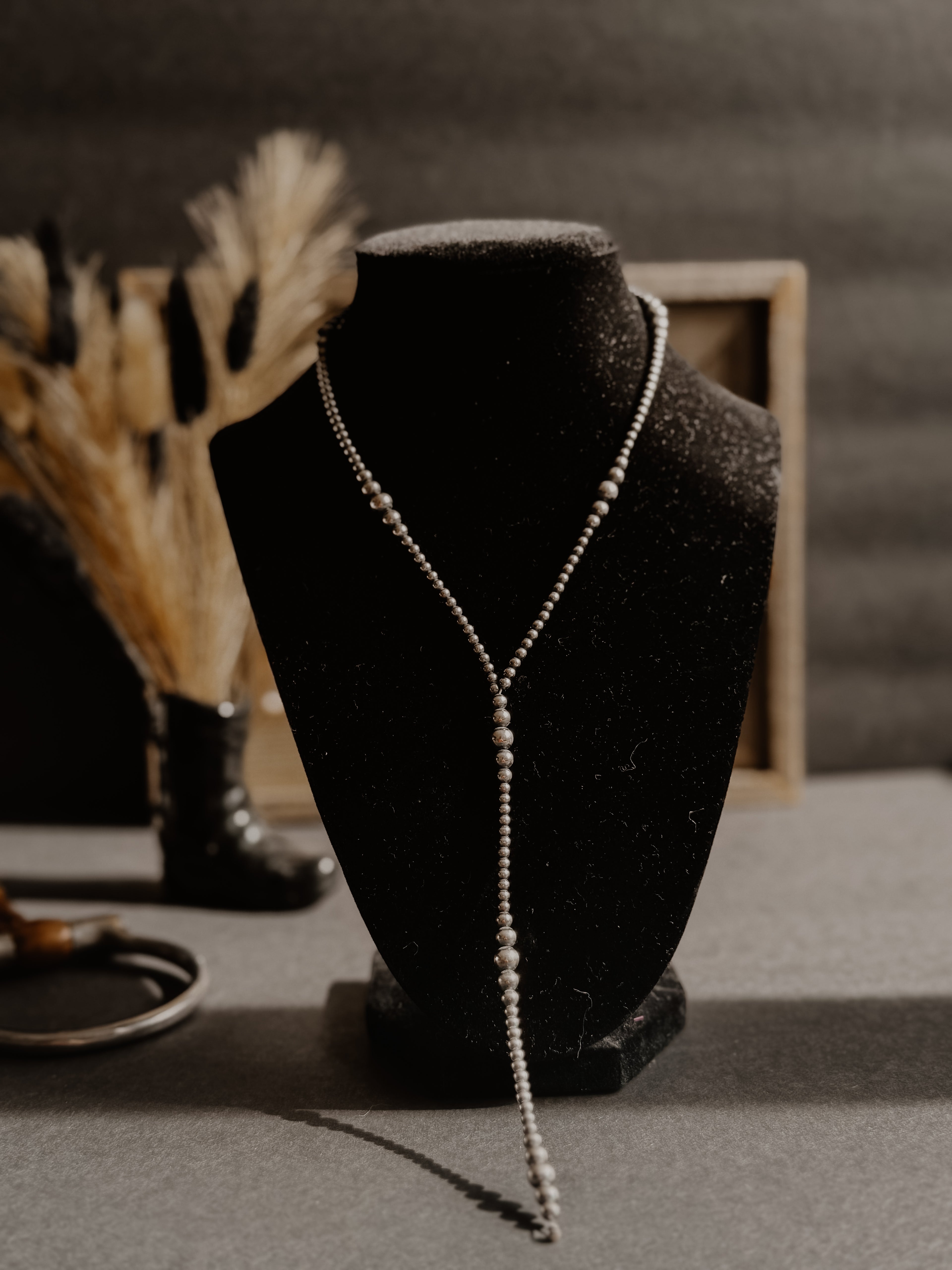 THE LAKEN LARIAT NECKLACE ￼