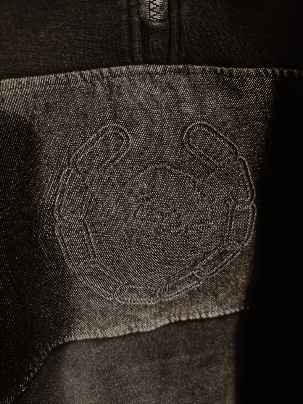 THE HARTFORD HERITAGE QUARTER-ZIP PULLOVER