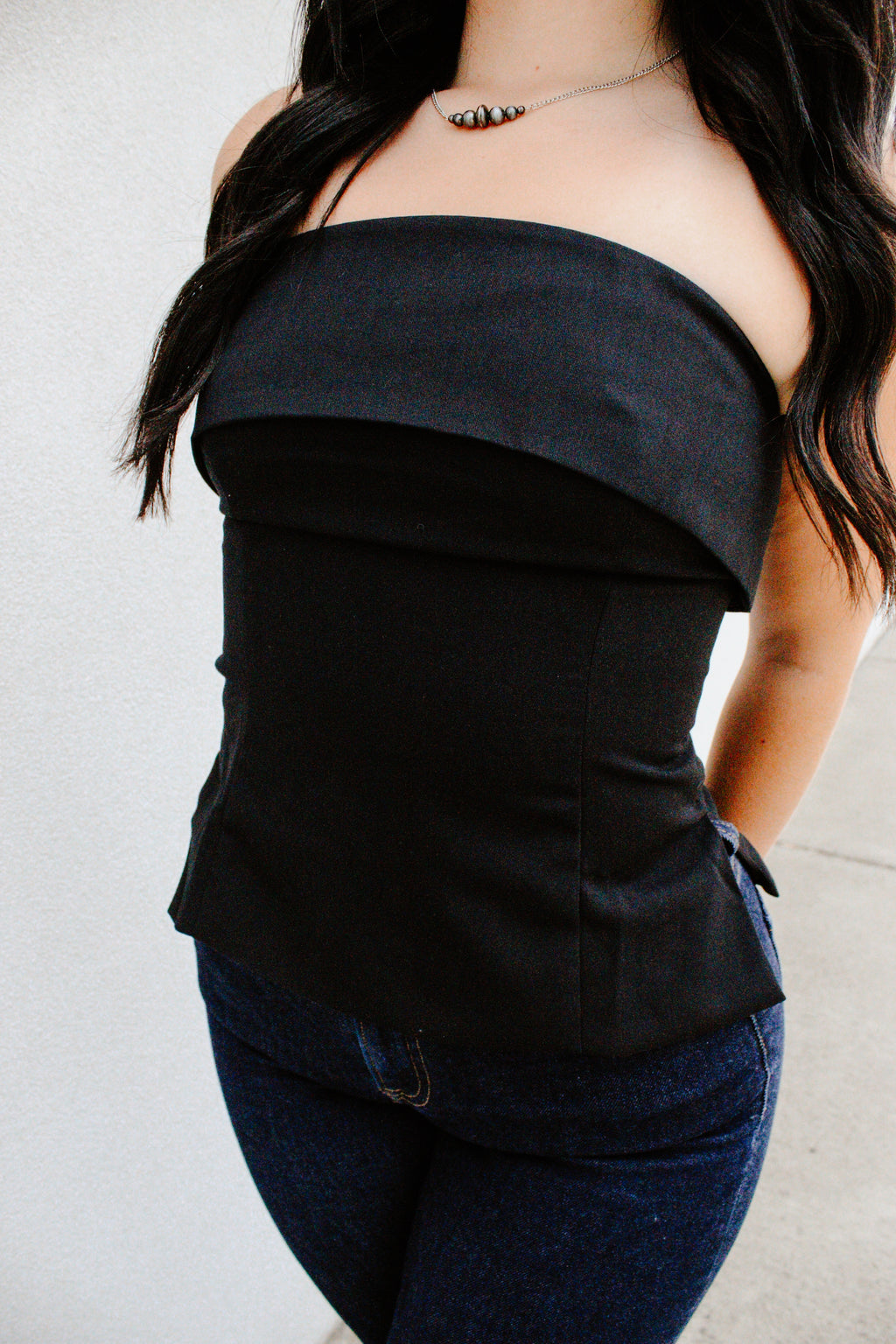 THE TESS SIDE SLIT TOP