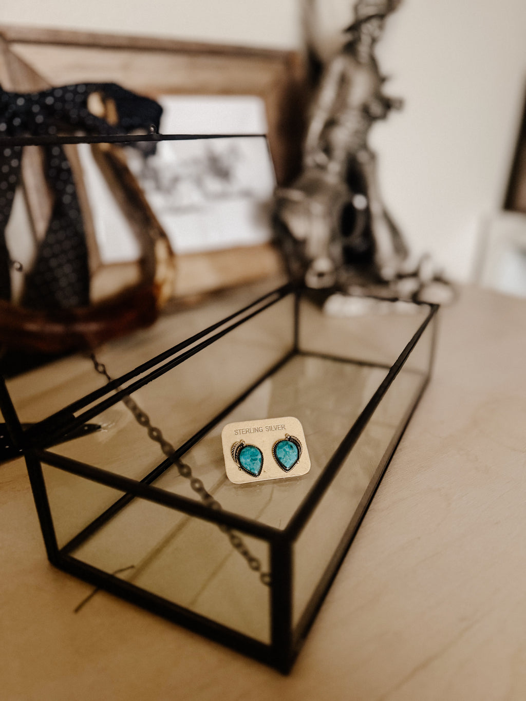 THE FINLEY FEATHER STUDS