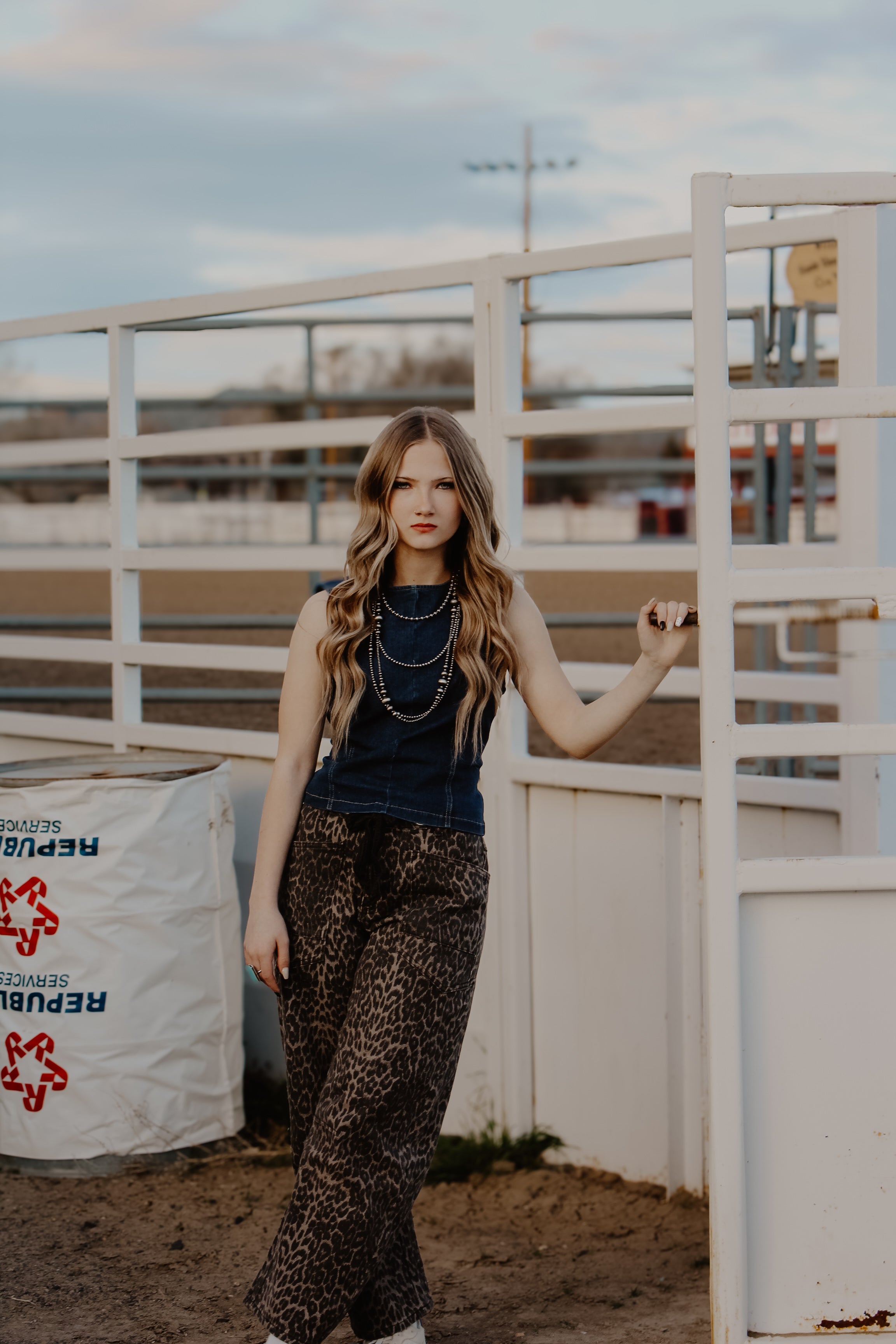 THE BOWEN DENIM TOP - DARK WASH ￼￼