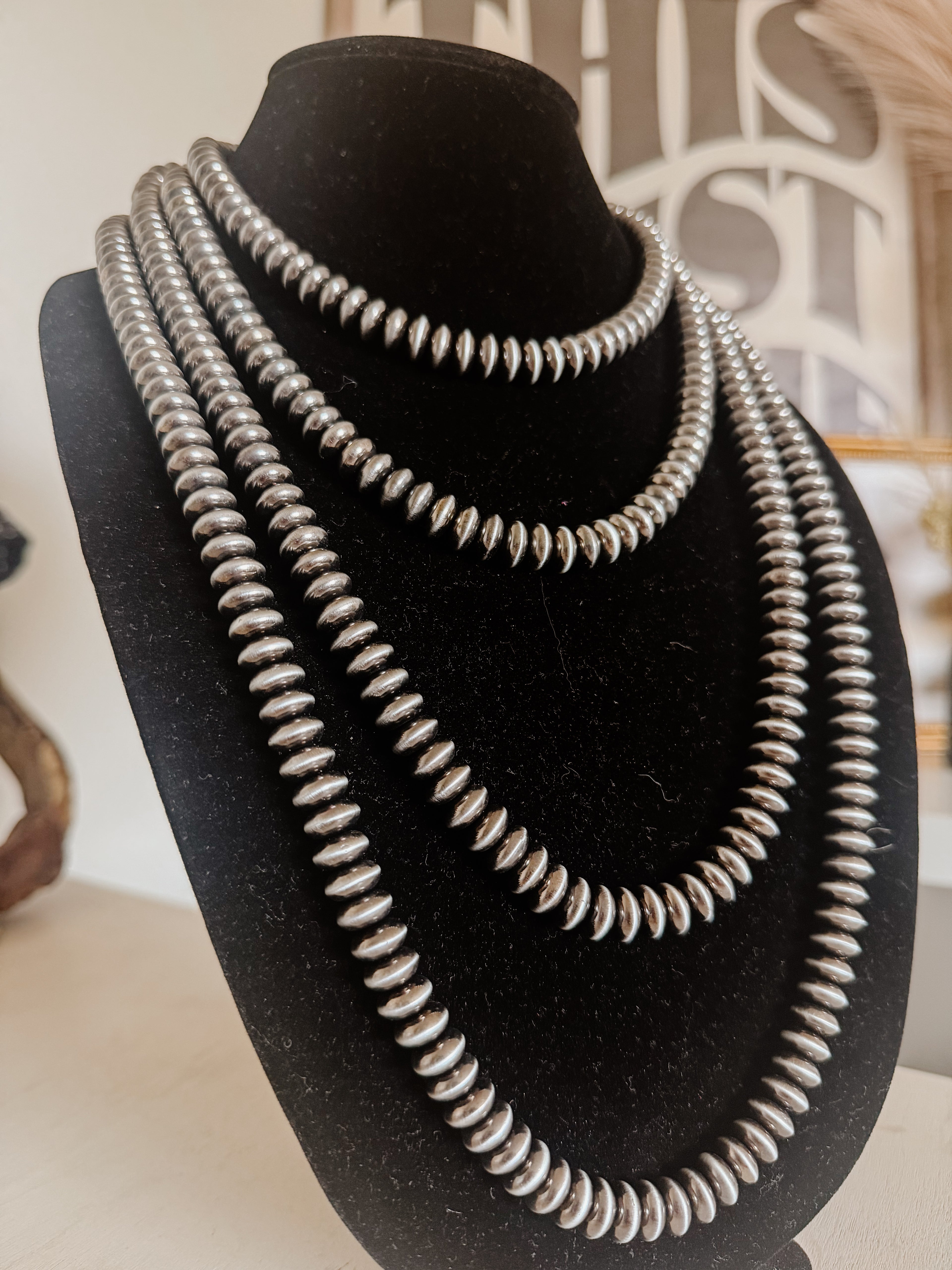 THE HALEY STACKER SAUCER PEARL SET