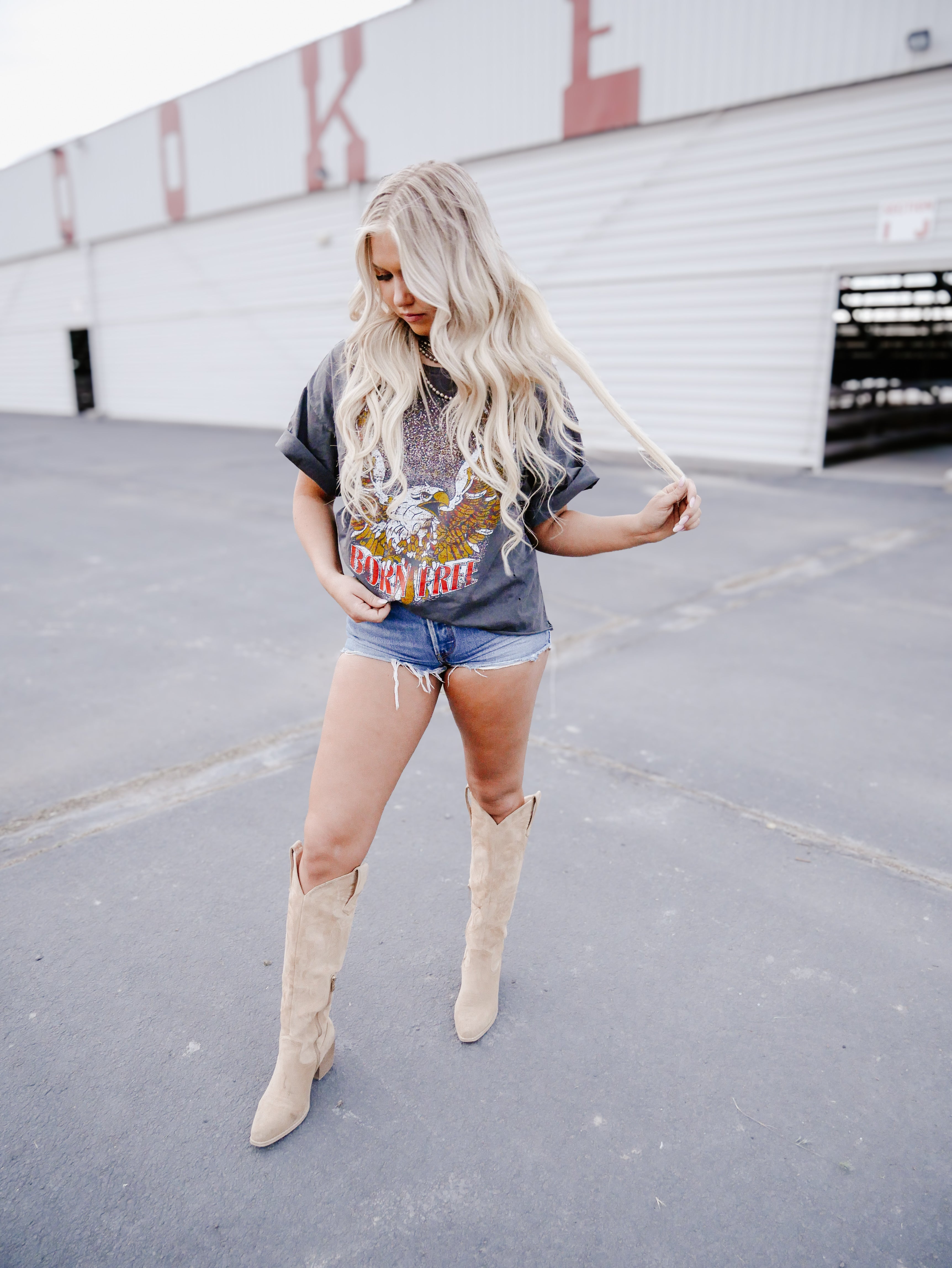 THE BORN FREE OVERSIZED TEE