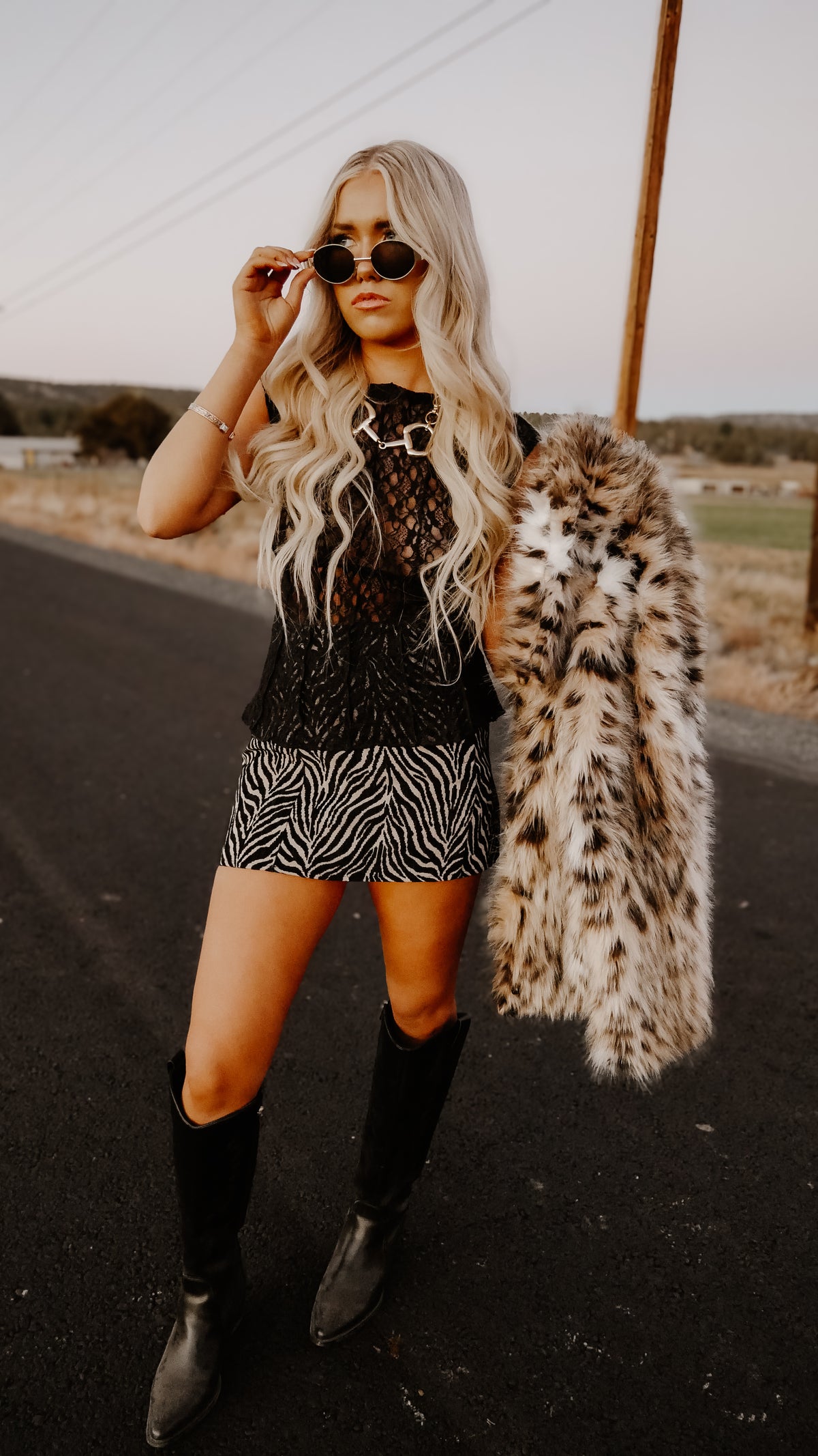 THE LACE TEE