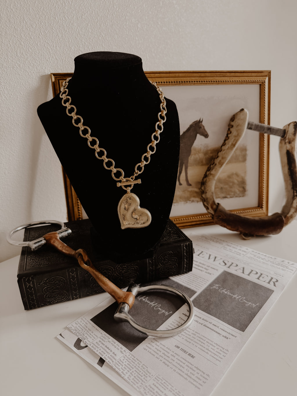 HAMMERED METAL HEART PENDANT NECKLACE